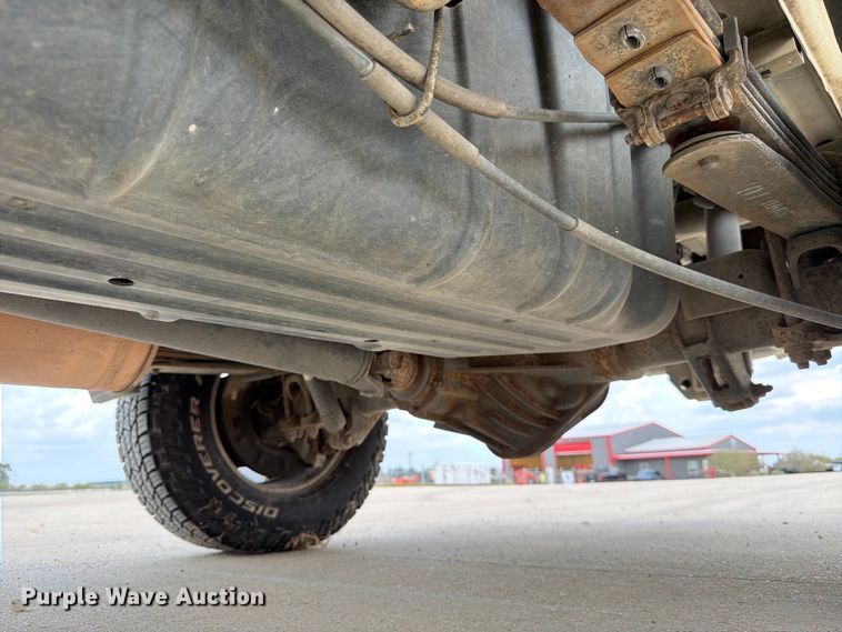 image for item DX5860 2018 Chevrolet Silverado 2500HD Crew Cab pickup truck