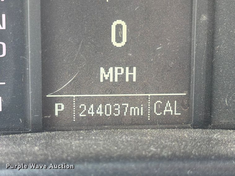 image for item DX5860 2018 Chevrolet Silverado 2500HD Crew Cab pickup truck