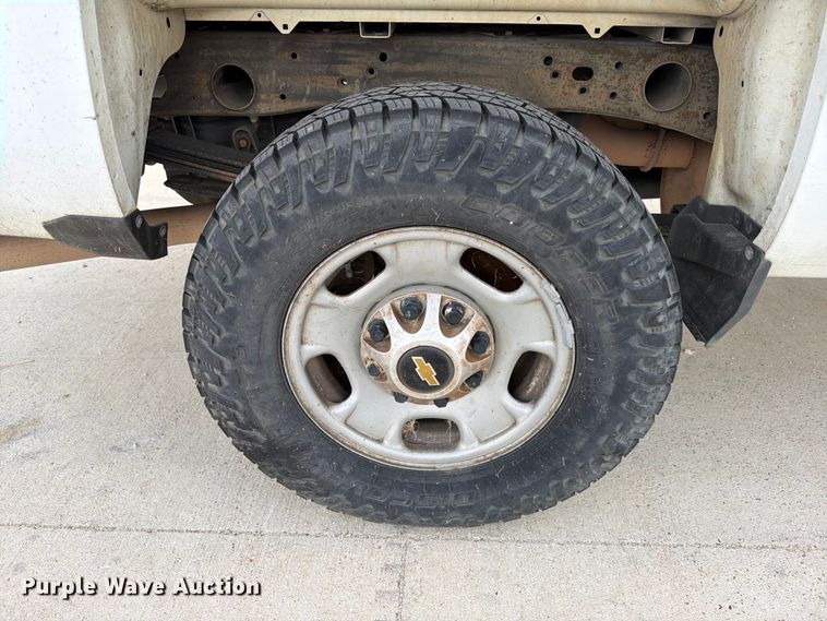 image for item DX5860 2018 Chevrolet Silverado 2500HD Crew Cab pickup truck