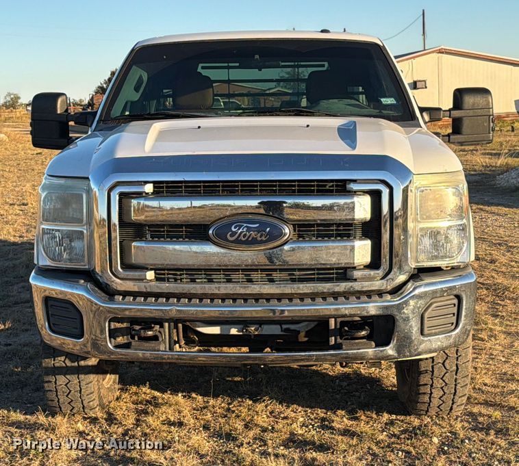 image for item DX5867 2015 Ford F250 Super Duty XLT SuperCab flatbed pickup truck