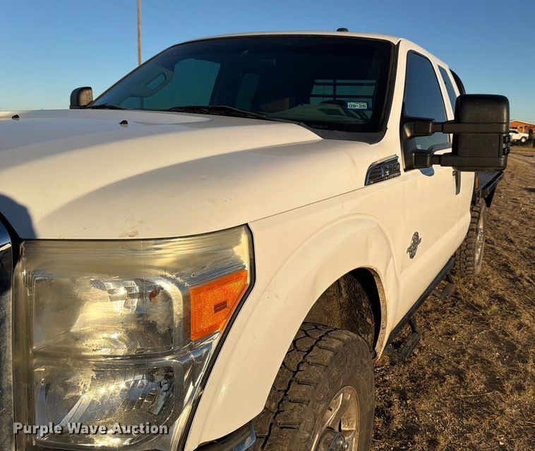 image for item DX5867 2015 Ford F250 Super Duty XLT SuperCab flatbed pickup truck