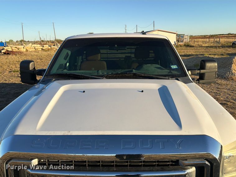 image for item DX5867 2015 Ford F250 Super Duty XLT SuperCab flatbed pickup truck