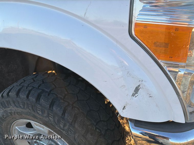 image for item DX5867 2015 Ford F250 Super Duty XLT SuperCab flatbed pickup truck