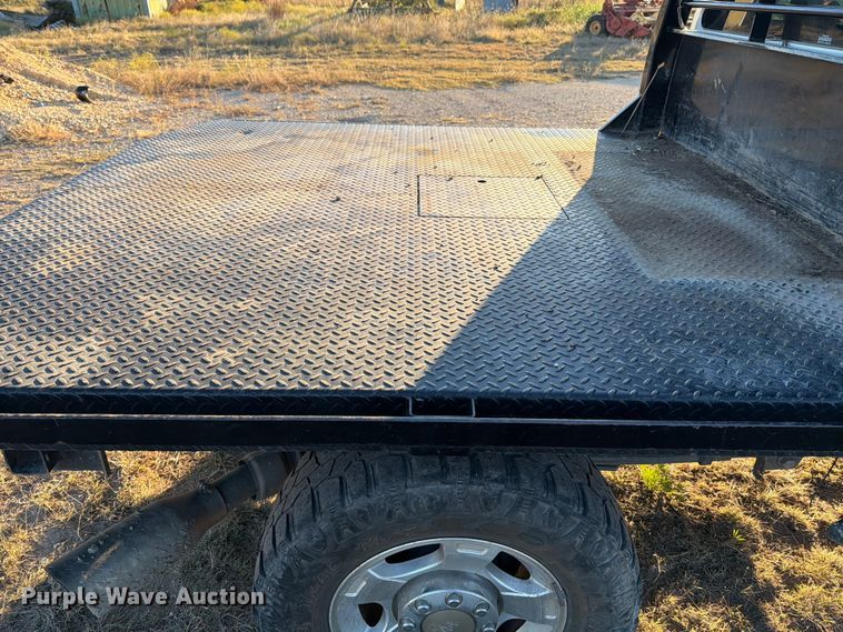 image for item DX5867 2015 Ford F250 Super Duty XLT SuperCab flatbed pickup truck