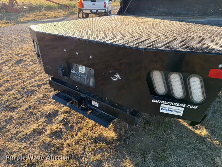 image for item DX5867 2015 Ford F250 Super Duty XLT SuperCab flatbed pickup truck