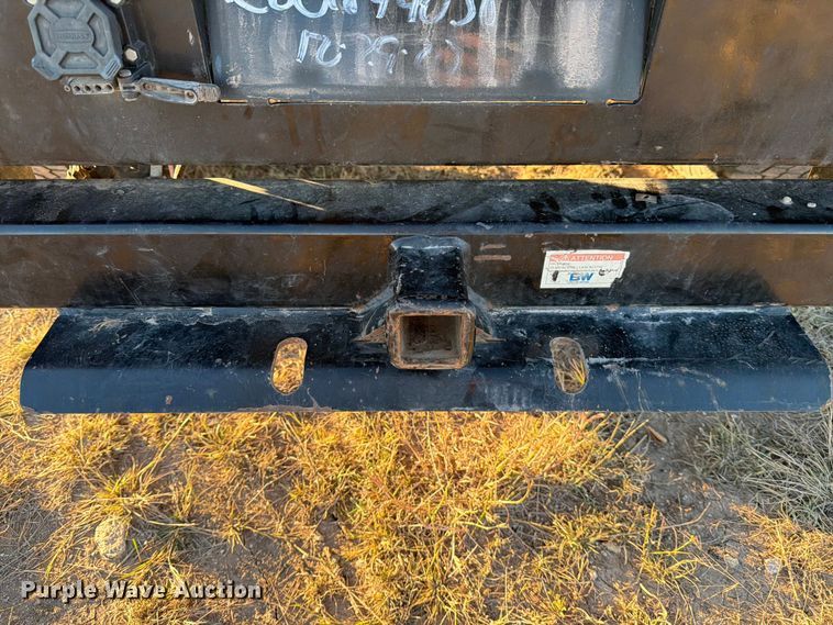 image for item DX5867 2015 Ford F250 Super Duty XLT SuperCab flatbed pickup truck