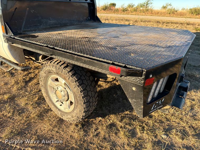 image for item DX5867 2015 Ford F250 Super Duty XLT SuperCab flatbed pickup truck