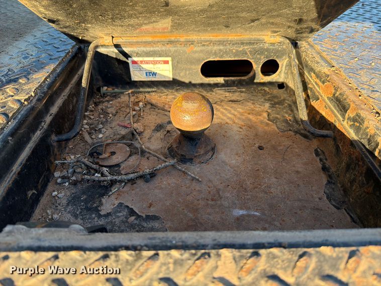 image for item DX5867 2015 Ford F250 Super Duty XLT SuperCab flatbed pickup truck