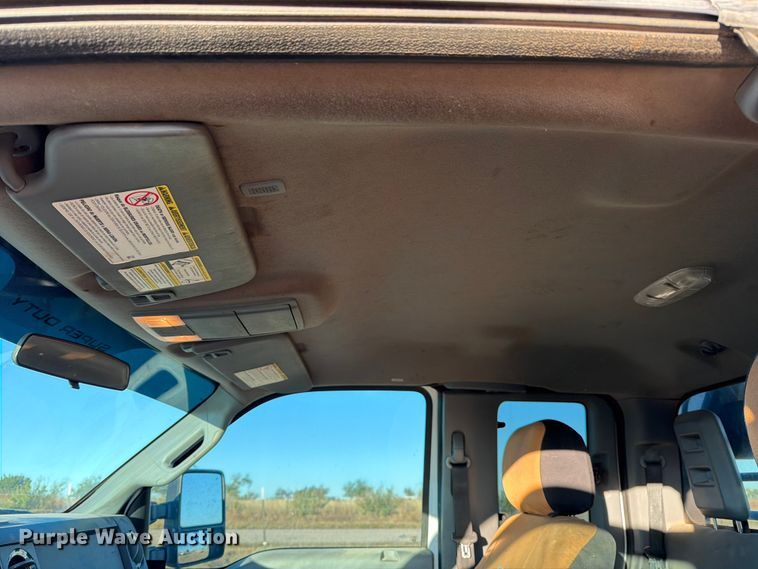 image for item DX5867 2015 Ford F250 Super Duty XLT SuperCab flatbed pickup truck