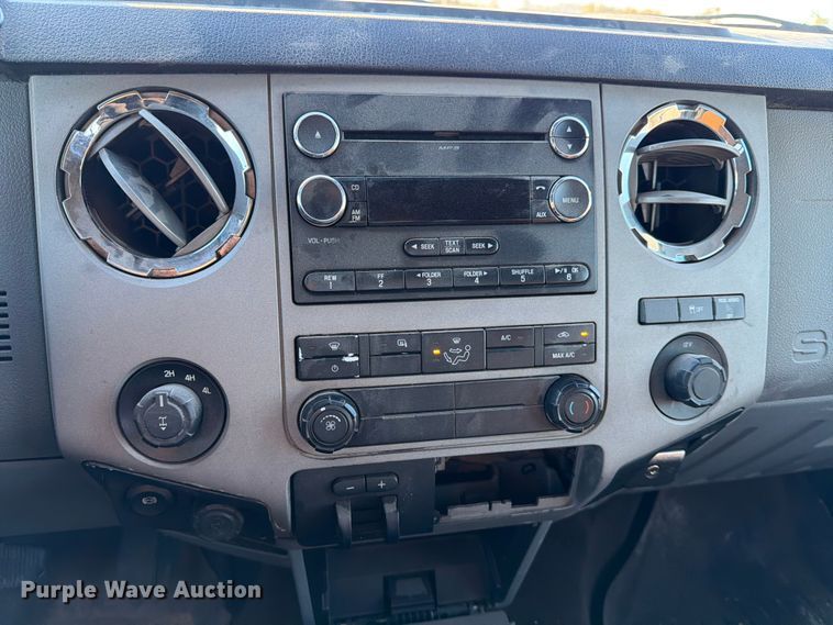 image for item DX5867 2015 Ford F250 Super Duty XLT SuperCab flatbed pickup truck