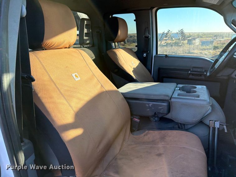 image for item DX5867 2015 Ford F250 Super Duty XLT SuperCab flatbed pickup truck