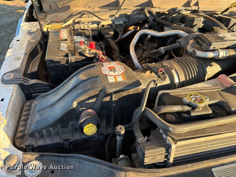 image for item DX5867 2015 Ford F250 Super Duty XLT SuperCab flatbed pickup truck