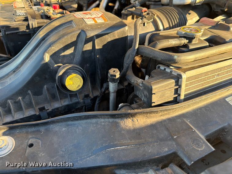 image for item DX5867 2015 Ford F250 Super Duty XLT SuperCab flatbed pickup truck