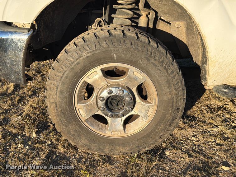 image for item DX5867 2015 Ford F250 Super Duty XLT SuperCab flatbed pickup truck