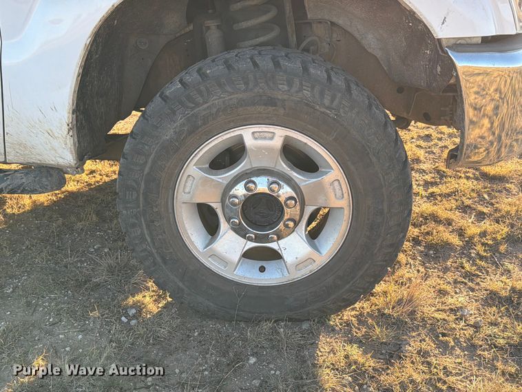 image for item DX5867 2015 Ford F250 Super Duty XLT SuperCab flatbed pickup truck