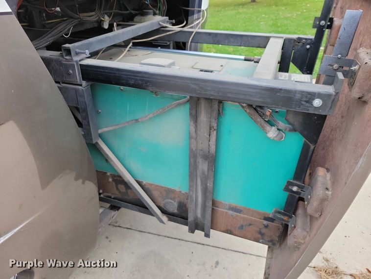 image for item DX6599 2008 Mandalay Lovers Nest RV