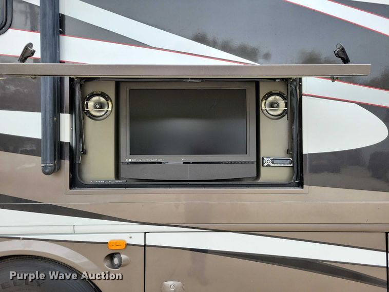 image for item DX6599 2008 Mandalay Lovers Nest RV