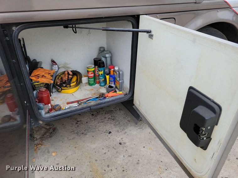 image for item DX6599 2008 Mandalay Lovers Nest RV