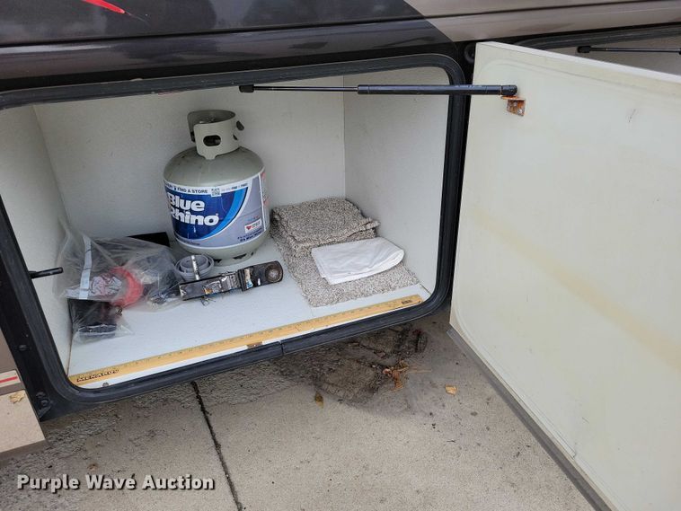 image for item DX6599 2008 Mandalay Lovers Nest RV