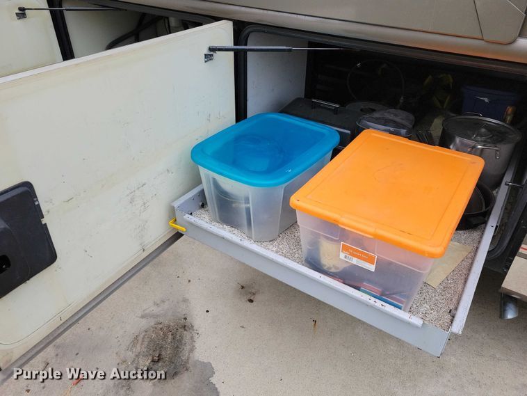 image for item DX6599 2008 Mandalay Lovers Nest RV