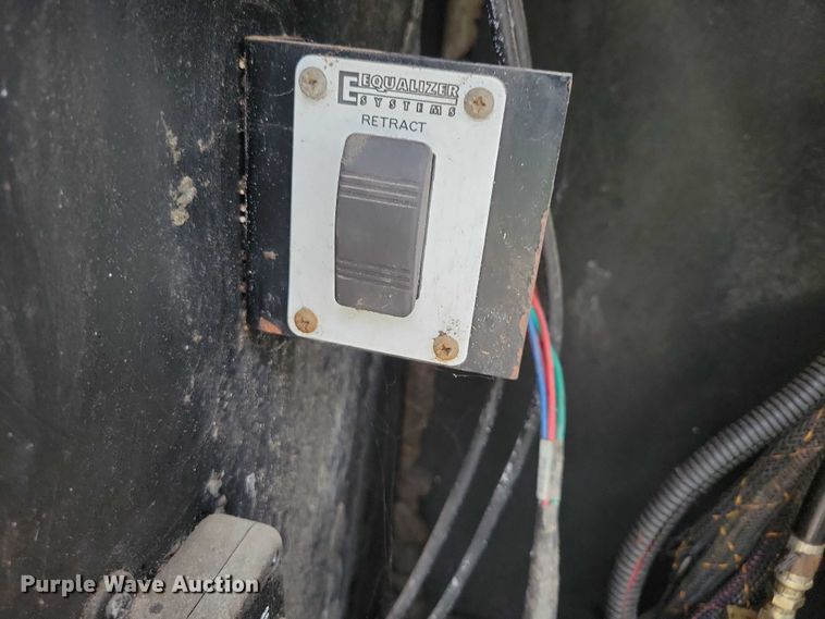 image for item DX6599 2008 Mandalay Lovers Nest RV