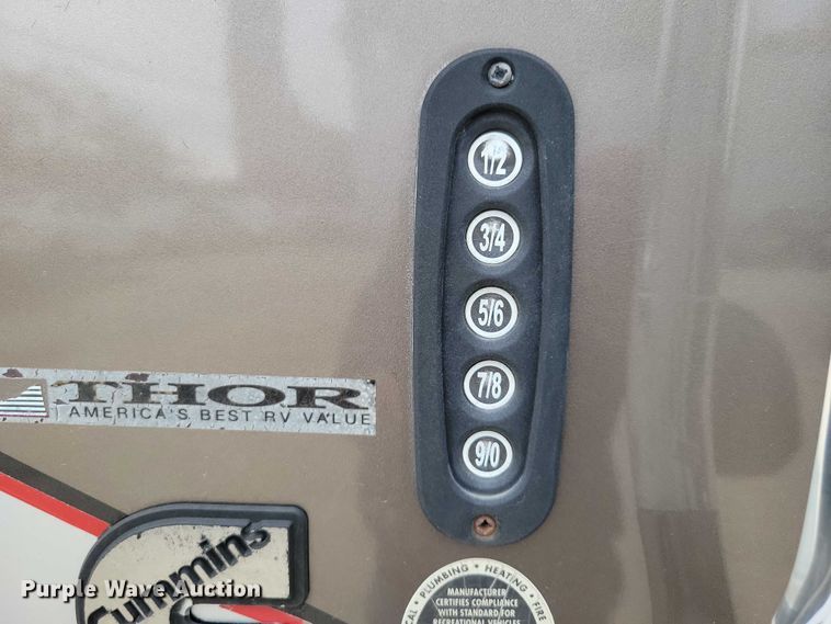 image for item DX6599 2008 Mandalay Lovers Nest RV