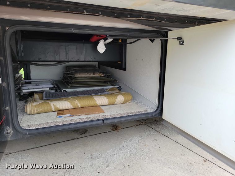 image for item DX6599 2008 Mandalay Lovers Nest RV