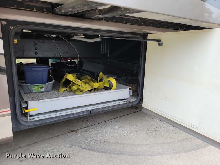 image for item DX6599 2008 Mandalay Lovers Nest RV