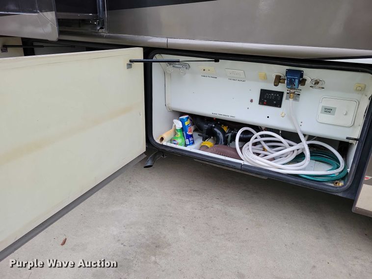 image for item DX6599 2008 Mandalay Lovers Nest RV