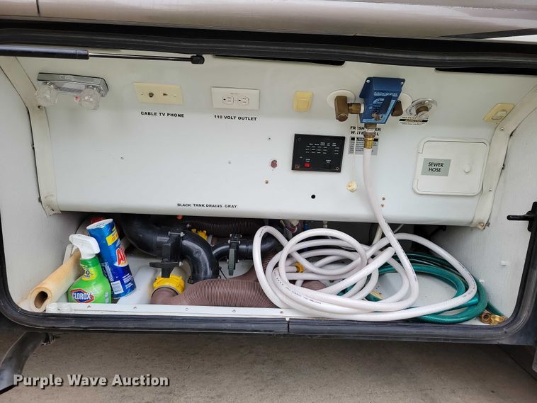 image for item DX6599 2008 Mandalay Lovers Nest RV