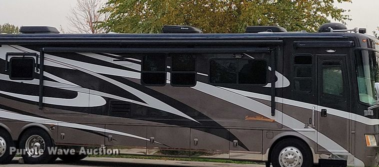 image for item DX6599 2008 Mandalay Lovers Nest RV