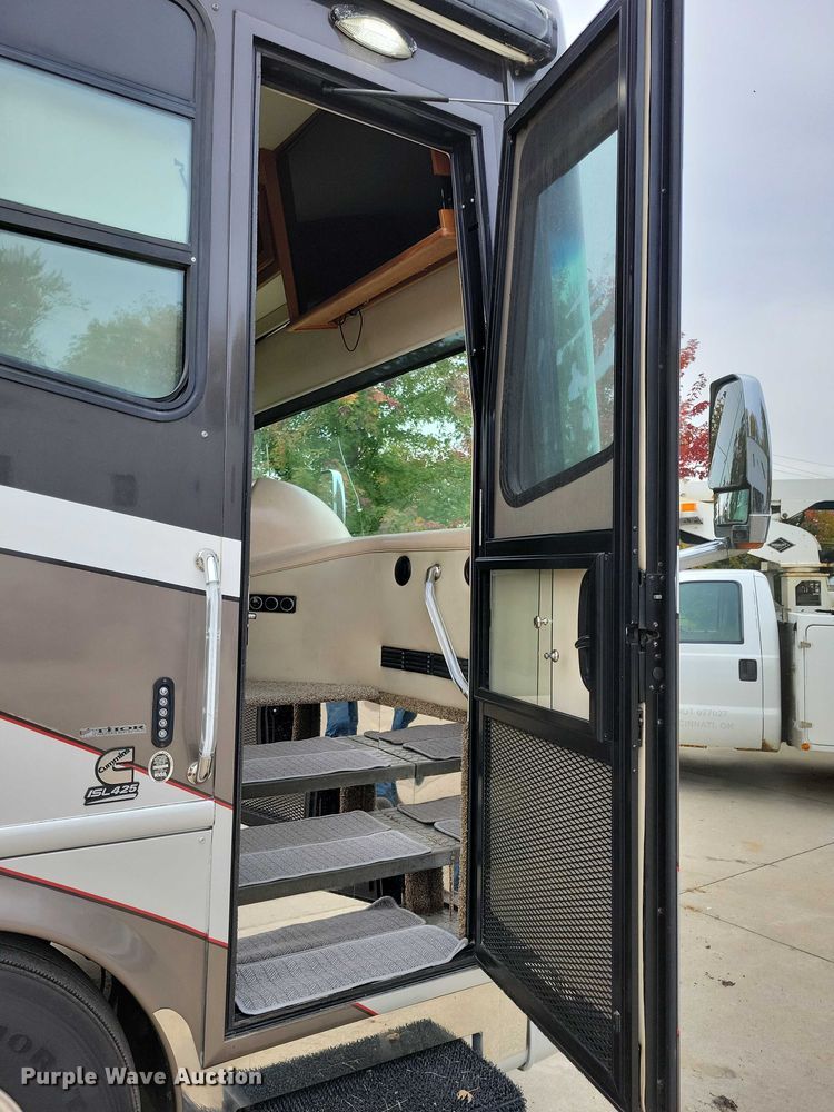 image for item DX6599 2008 Mandalay Lovers Nest RV