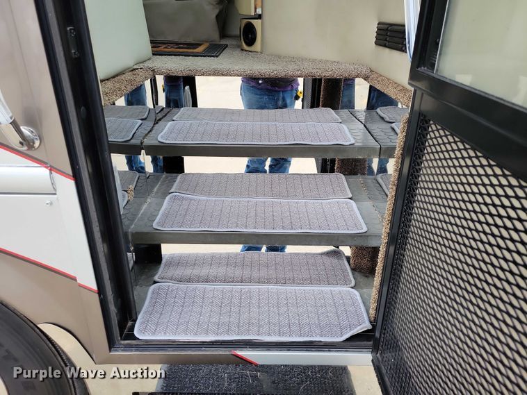 image for item DX6599 2008 Mandalay Lovers Nest RV