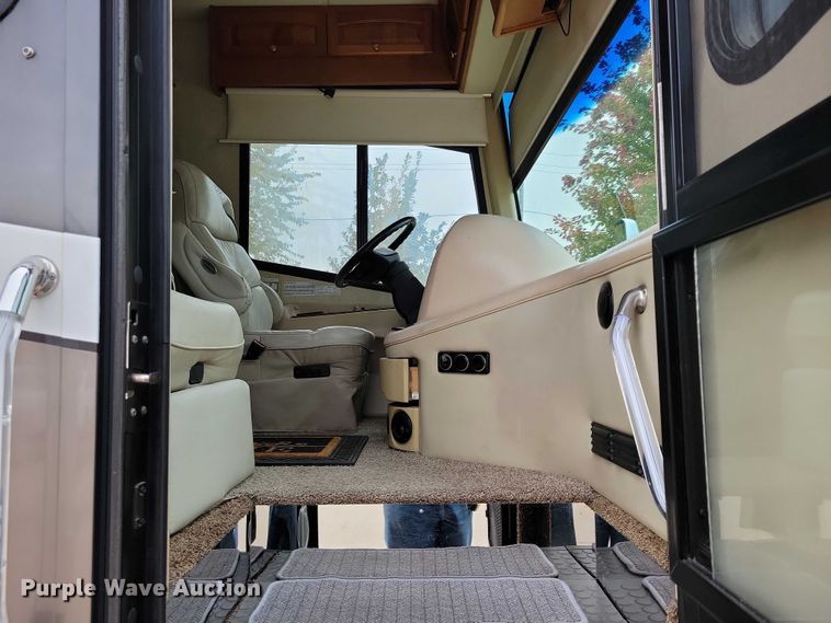 image for item DX6599 2008 Mandalay Lovers Nest RV