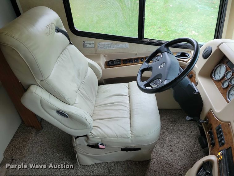 image for item DX6599 2008 Mandalay Lovers Nest RV