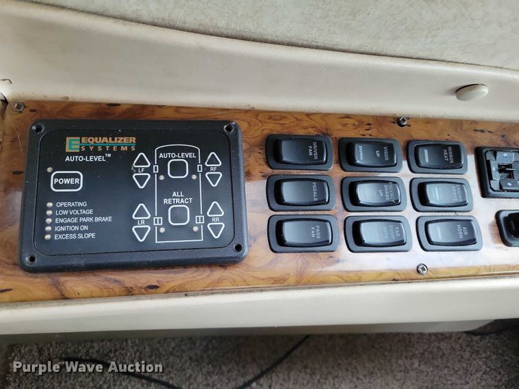 image for item DX6599 2008 Mandalay Lovers Nest RV