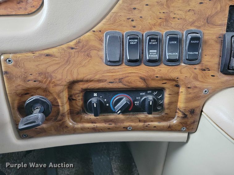 image for item DX6599 2008 Mandalay Lovers Nest RV