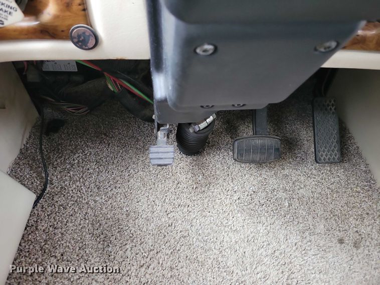 image for item DX6599 2008 Mandalay Lovers Nest RV