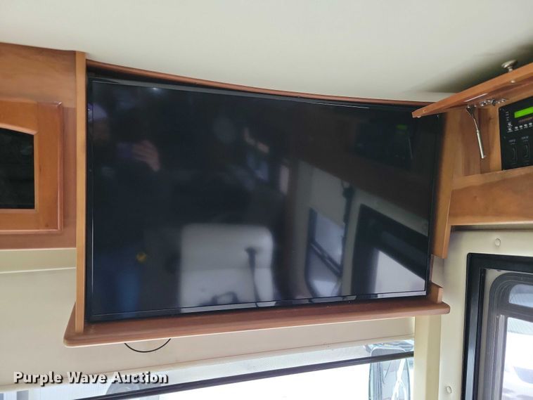 image for item DX6599 2008 Mandalay Lovers Nest RV