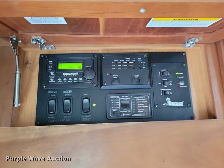 image for item DX6599 2008 Mandalay Lovers Nest RV