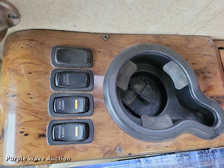 image for item DX6599 2008 Mandalay Lovers Nest RV