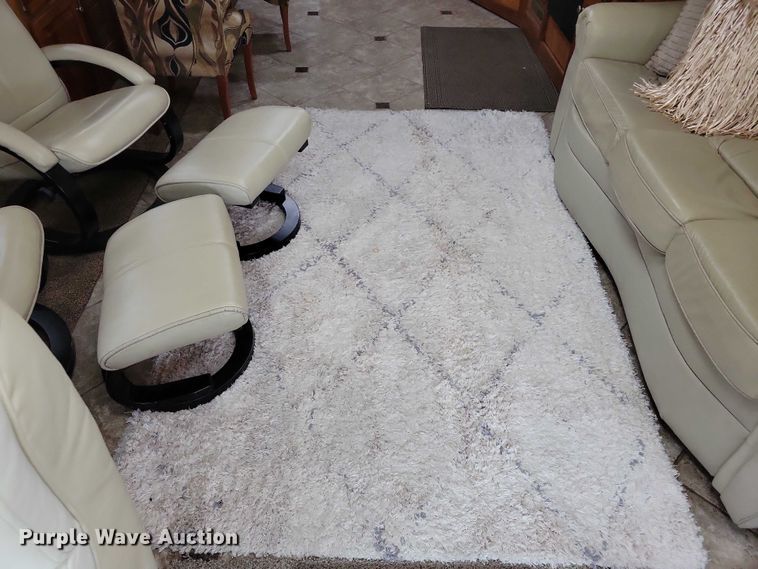 image for item DX6599 2008 Mandalay Lovers Nest RV