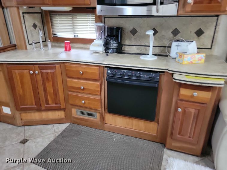 image for item DX6599 2008 Mandalay Lovers Nest RV