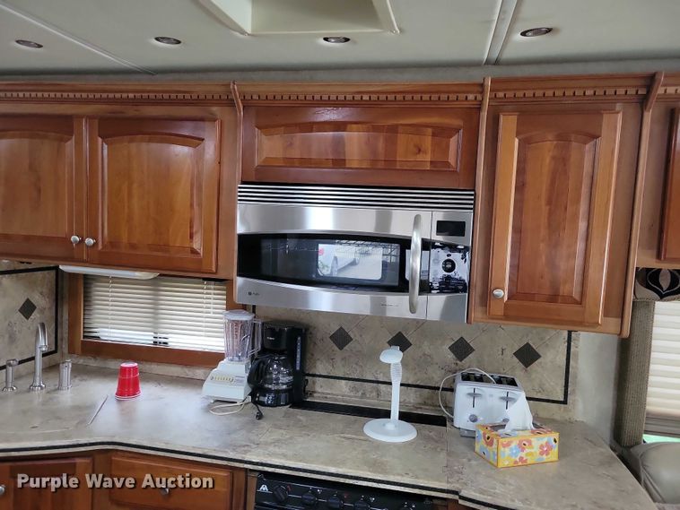 image for item DX6599 2008 Mandalay Lovers Nest RV