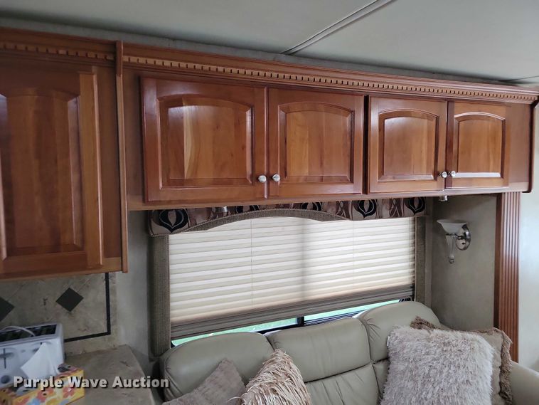 image for item DX6599 2008 Mandalay Lovers Nest RV