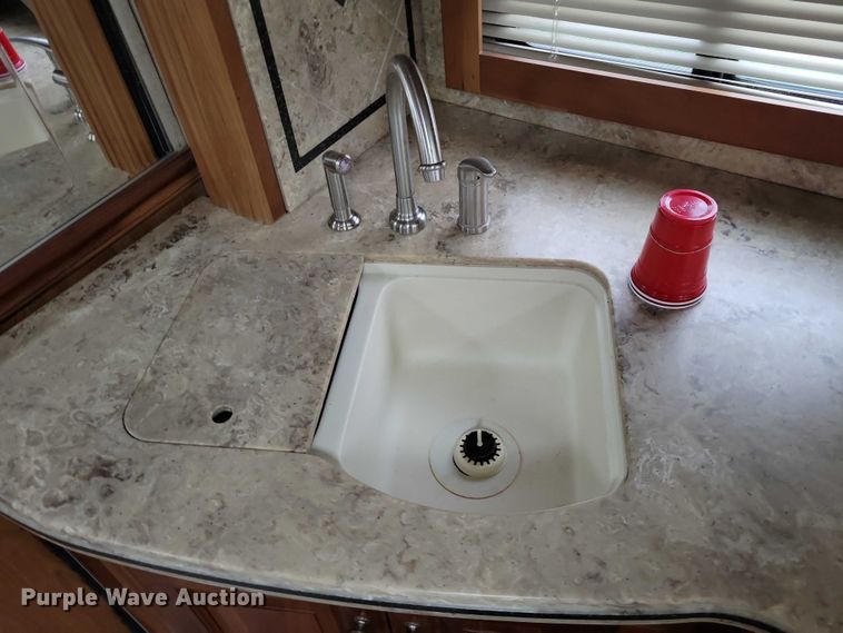 image for item DX6599 2008 Mandalay Lovers Nest RV