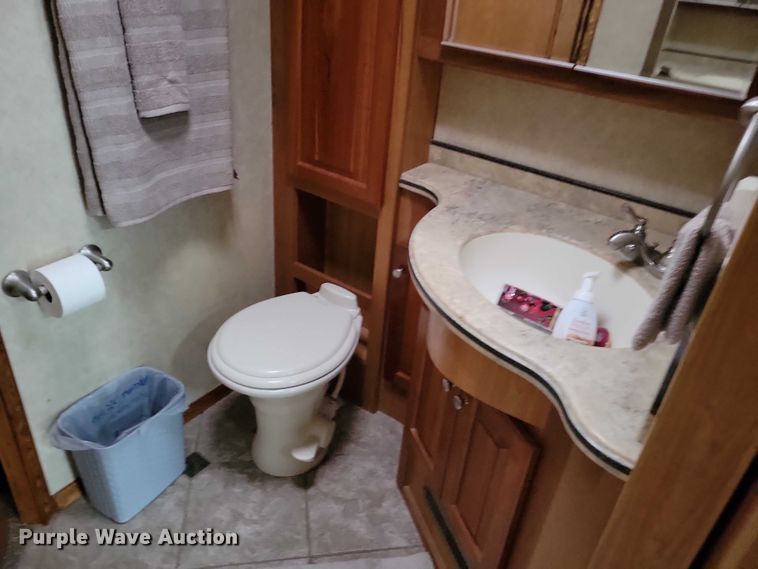 image for item DX6599 2008 Mandalay Lovers Nest RV