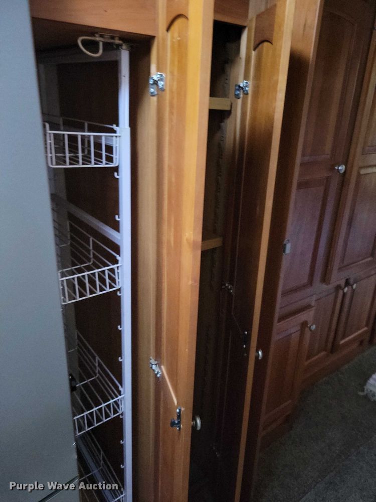 image for item DX6599 2008 Mandalay Lovers Nest RV