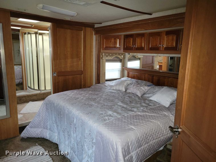 image for item DX6599 2008 Mandalay Lovers Nest RV