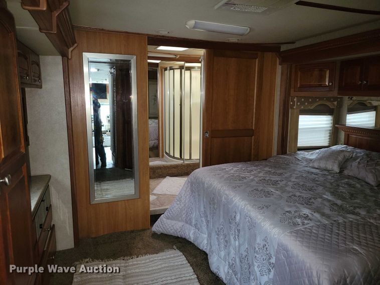 image for item DX6599 2008 Mandalay Lovers Nest RV